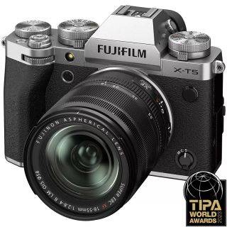 Fujifilm X-T5 + XF18-55mm strieborn