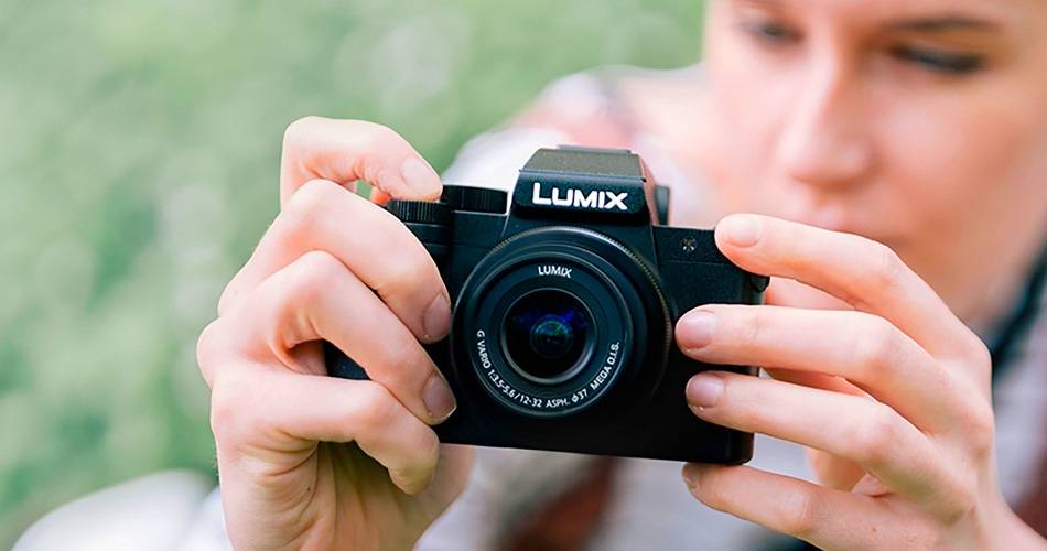 Panasonic Lumix G100 Panasonic Lumix G100