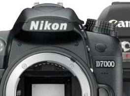 Recenzia: Canon EOS 5D Mark II versus Nikon D700 Recenzia: Canon EOS 5D Mark II versus Nikon D700
