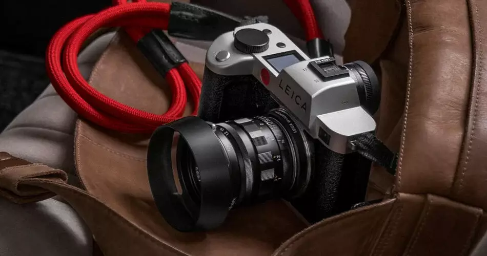 Leica SL so zavou a 1400