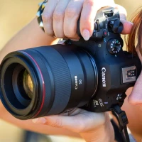 Pre�o prejs� na mirrorless syst�m Canon RF?