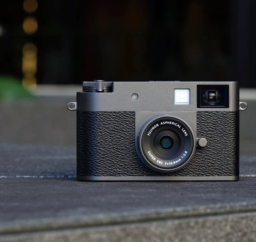 FUJIFILM X half 