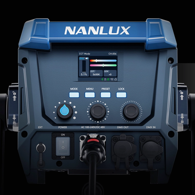 Nanlux Evoke 600C RGB LED svetlo