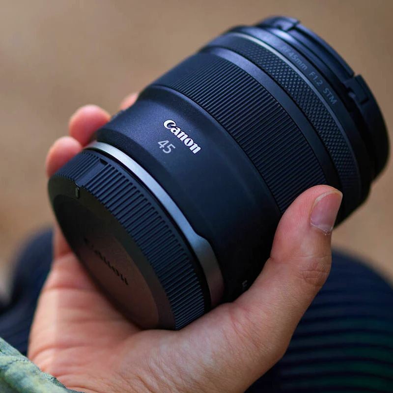 Canon RF 45mm f/1.2 STM