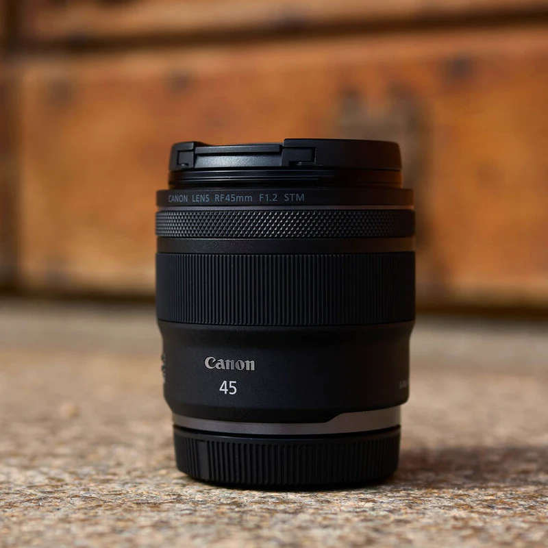 Canon RF 45mm f/1.2 STM