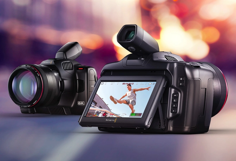 vychutnajte si výklopný displej na novom Blackmagic Design Pocket Cinema Camera 6K 2. generácie
