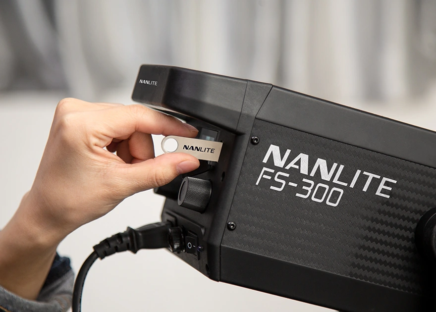 Nov firmware LED svetla Nanlite FS-300