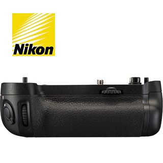 Nikon MB-D16 battery grip pre Nikon D750